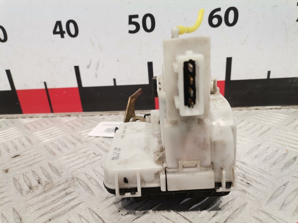 Замок двери передней правой VOLKSWAGEN Golf III 1991-1997