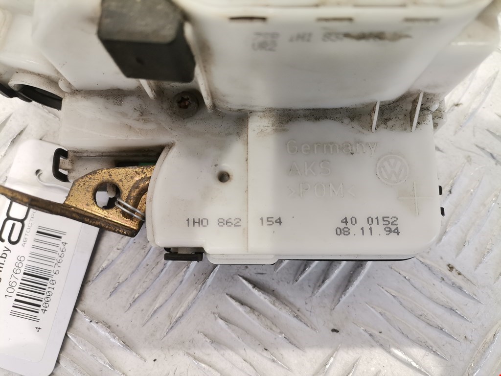 Замок двери передней правой VOLKSWAGEN Golf III 1991-1997