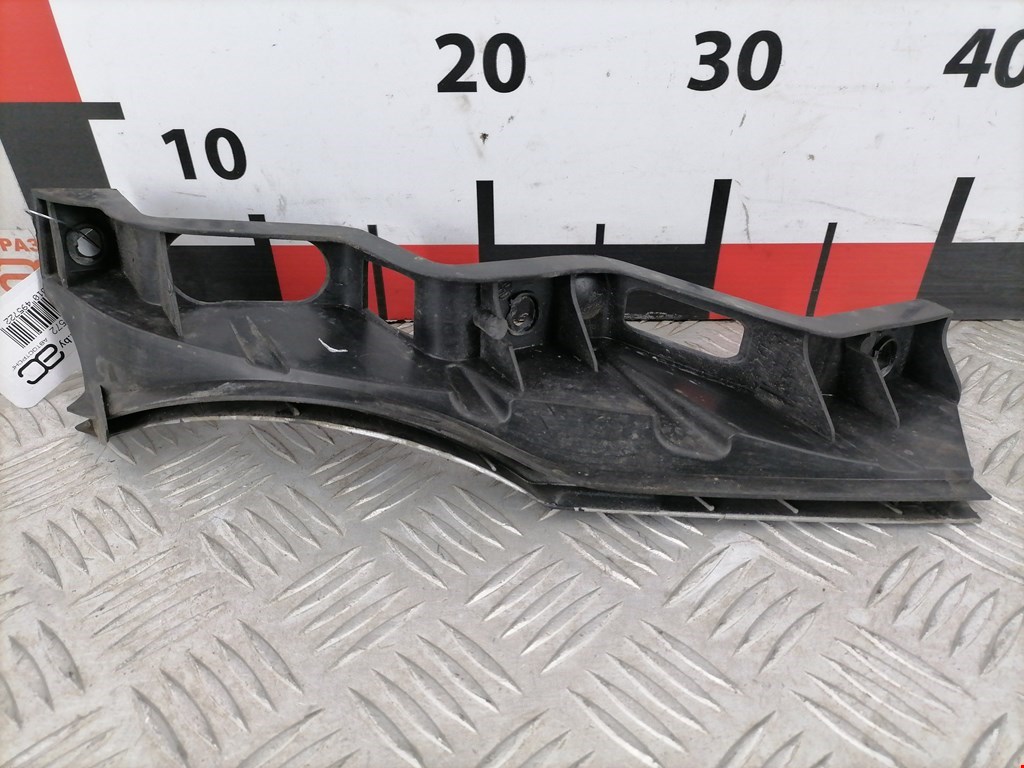 Кронштейн переднего бампера левый VOLKSWAGEN Passat B6 2005-2011