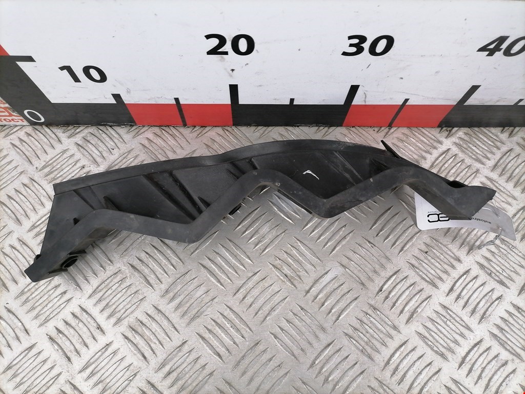 Кронштейн переднего бампера левый VOLKSWAGEN Passat B6 2005-2011