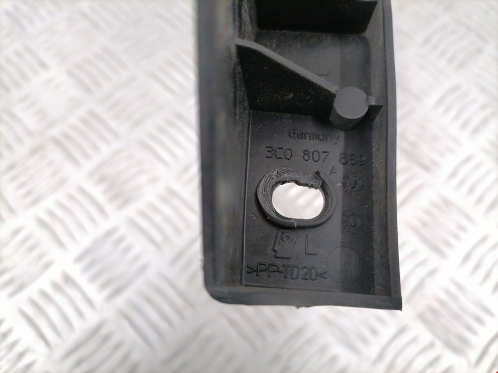 Кронштейн переднего бампера левый VOLKSWAGEN Passat B6 2005-2011