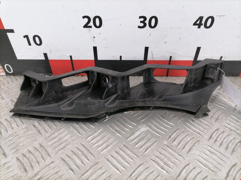 Кронштейн переднего бампера правый VOLKSWAGEN Passat B6 2005-2011