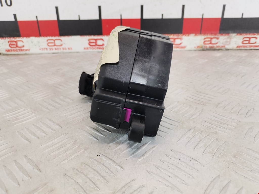 Датчик уровня в бачок омывателя VOLKSWAGEN Jetta V 2005-2011