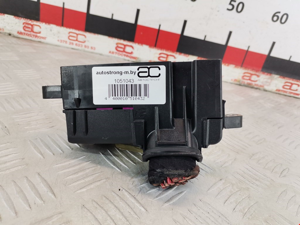 Датчик уровня в бачок омывателя VOLKSWAGEN Jetta V 2005-2011