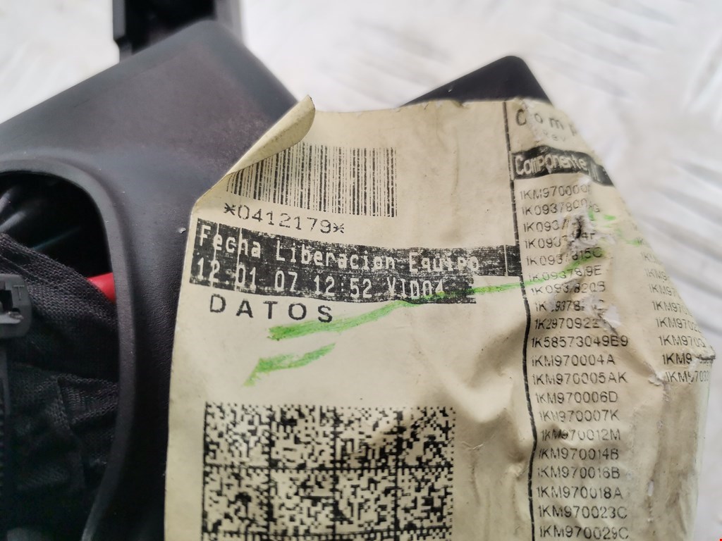 Датчик уровня в бачок омывателя VOLKSWAGEN Jetta V 2005-2011