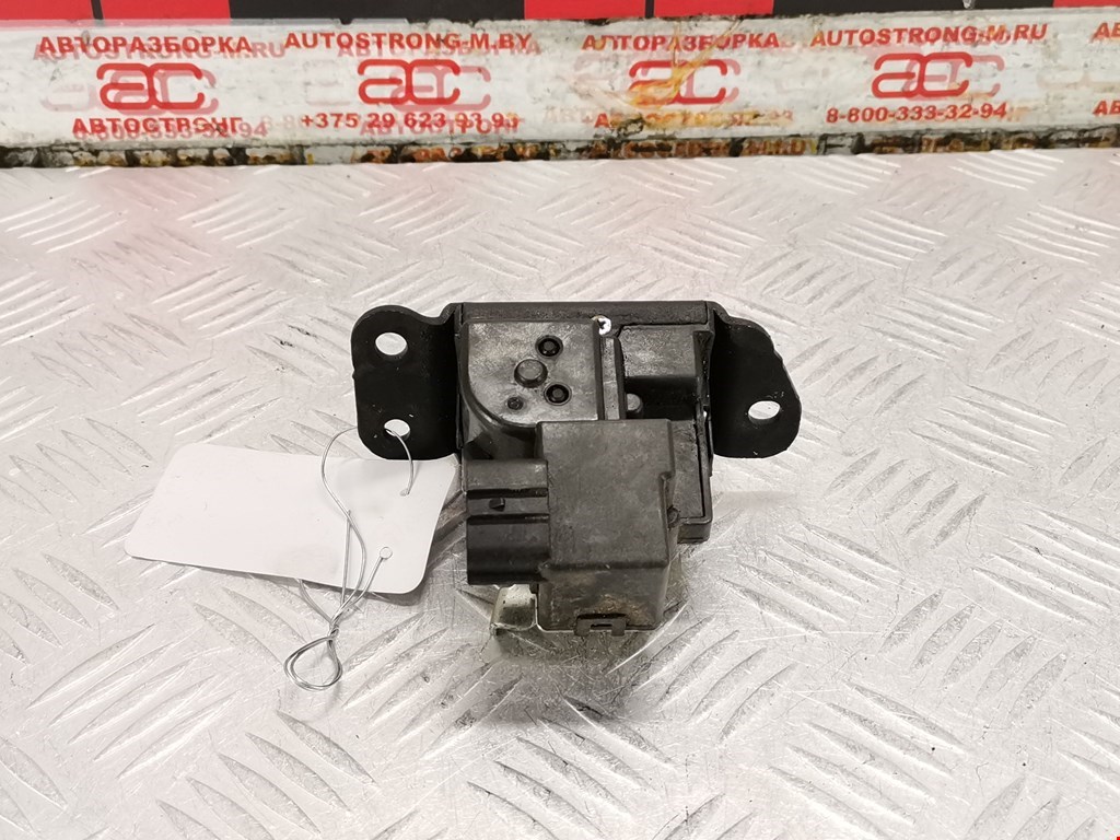 Замок багажника (крышки двери) KIA Sorento 2009-2021