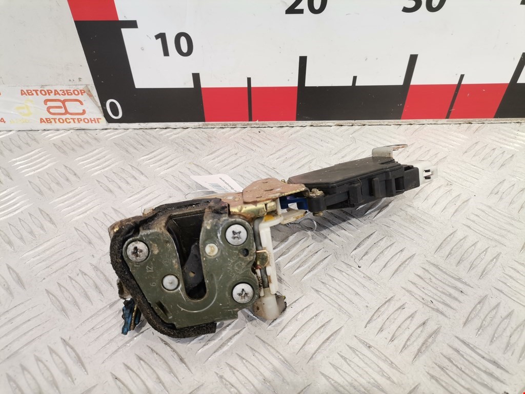 Замок двери передней левой SUBARU Legacy 1994-1999