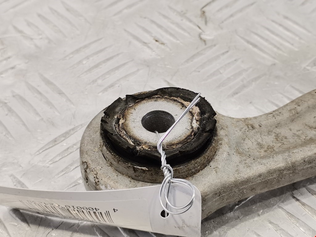 Рычаг задний правый MERCEDES-BENZ C-Class C-klasse W204 2007-2015