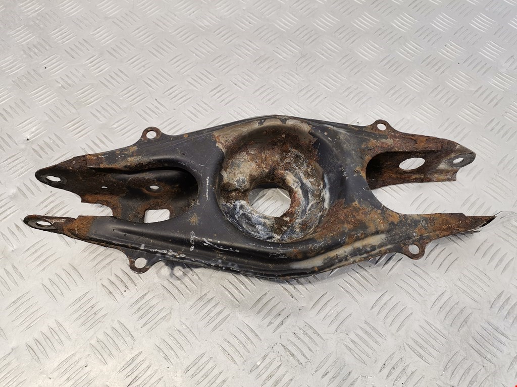 Рычаг задний правый MERCEDES-BENZ C-Class C-klasse W204 2007-2015