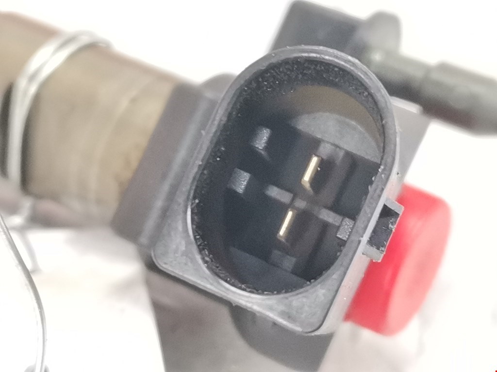 Форсунка дизельная электрическая VOLKSWAGEN Passat B6 2005-2011