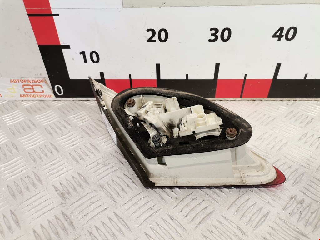 Фонарь задний внутренний правый OPEL Astra J 2009-2017