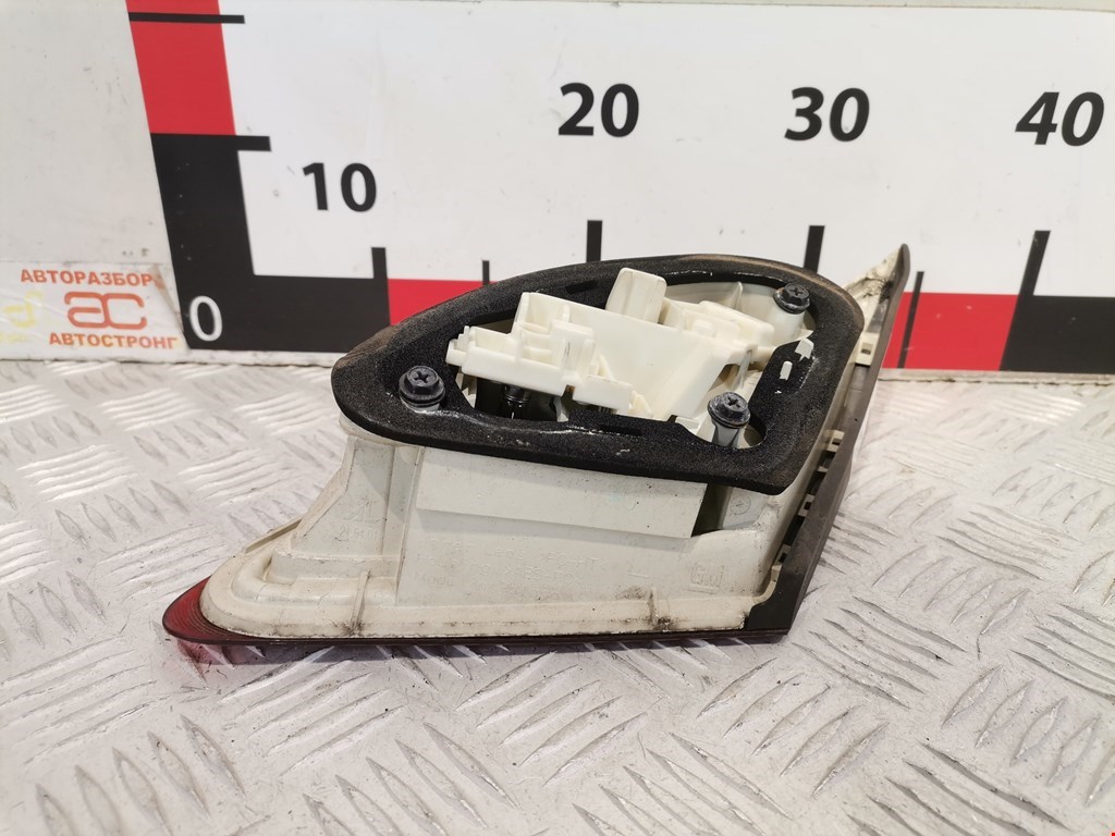 Фонарь задний внутренний левый OPEL Astra J 2009-2017