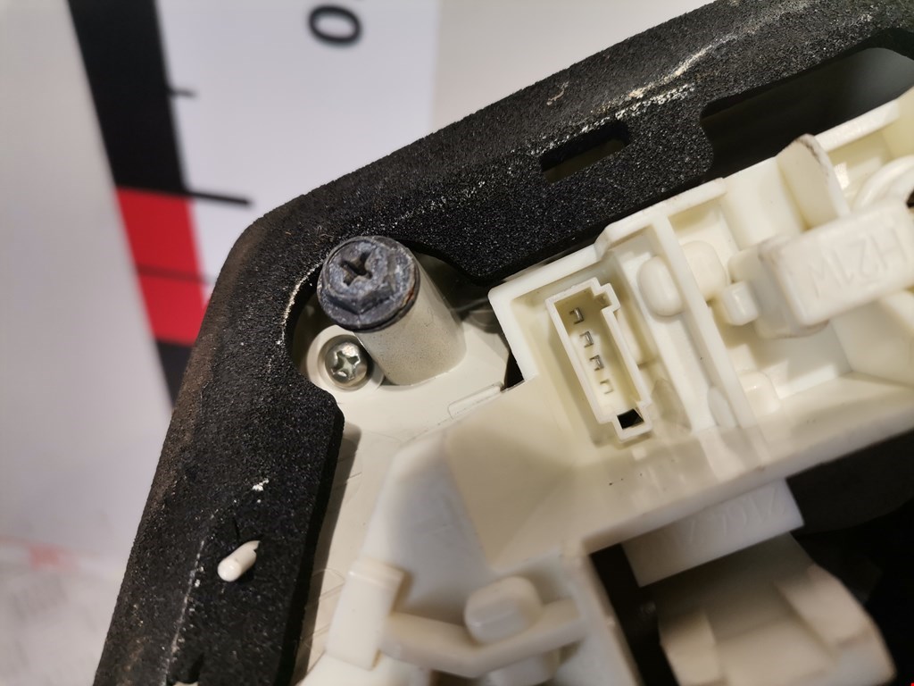 Фонарь задний внутренний левый OPEL Astra J 2009-2017