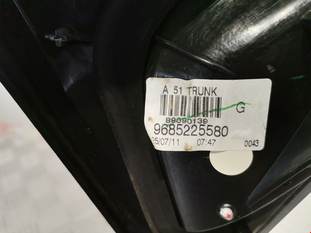 Фонарь задний внутренний левый CITROEN C3 2009-2016