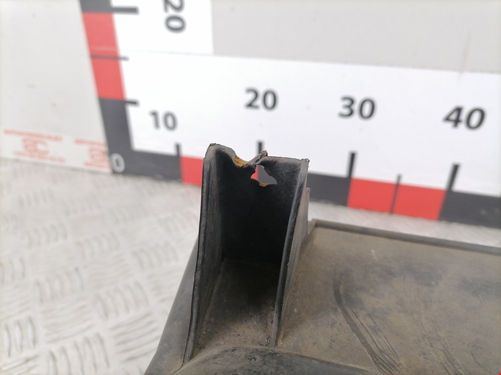 Воздухозаборник (наружный) VOLVO V50 I 2004-2012