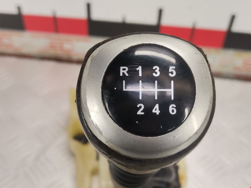 Кулиса (селектор) АКПП/МКПП в салоне KIA Sorento 2009-2021