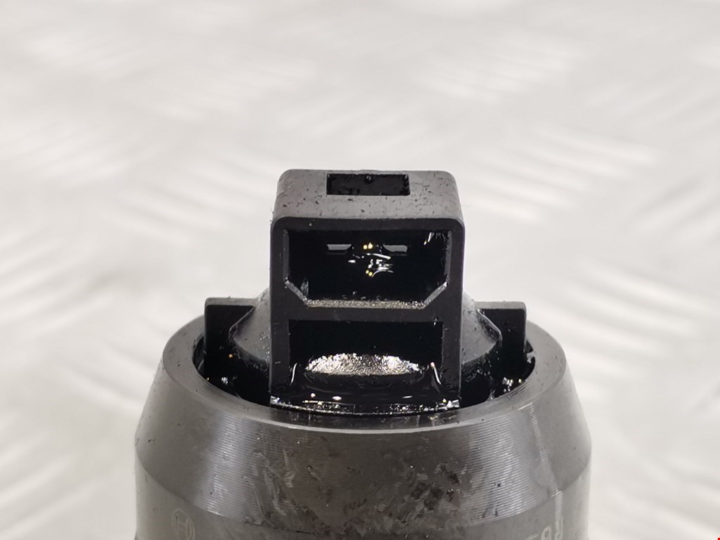 Форсунка дизельная электрическая VOLKSWAGEN Passat B6 2005-2011