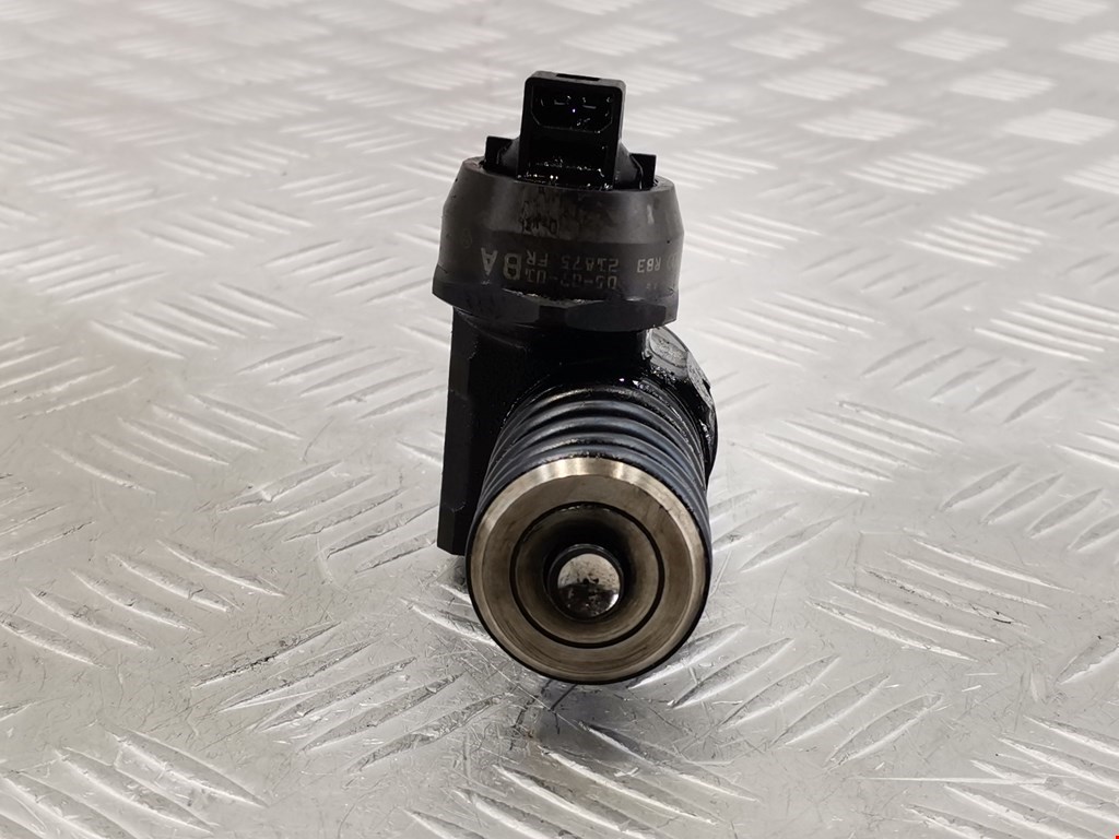 Форсунка дизельная электрическая VOLKSWAGEN Passat B6 2005-2011