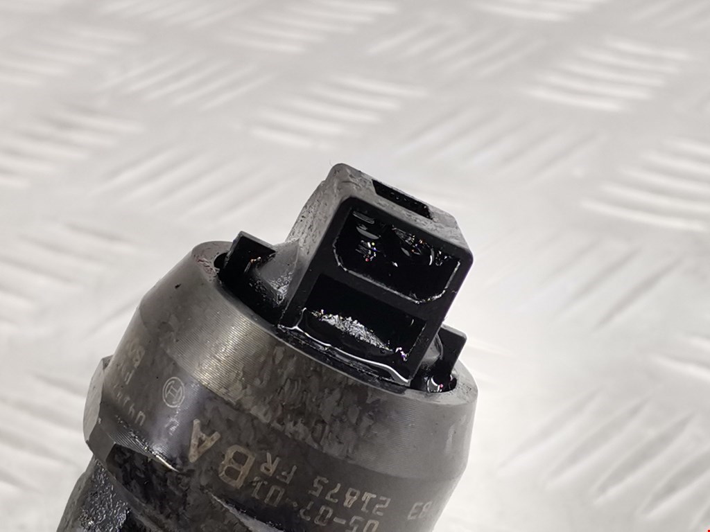 Форсунка дизельная электрическая VOLKSWAGEN Passat B6 2005-2011