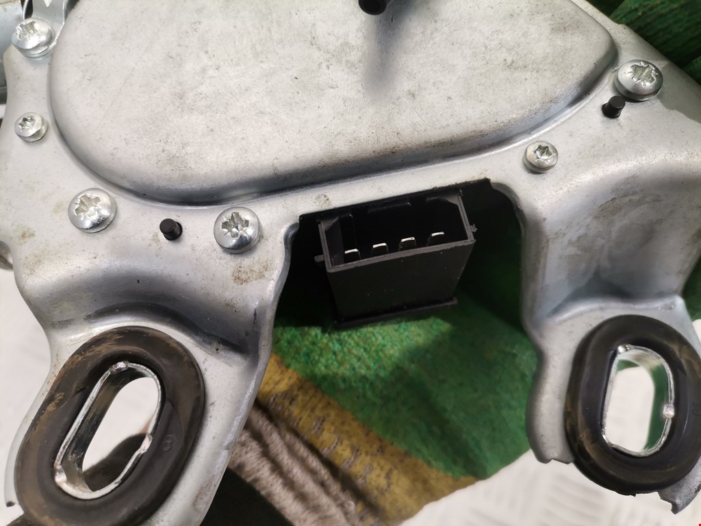 Моторчик стеклоочистителя задний SKODA Octavia A5 1Z- 2004-2013