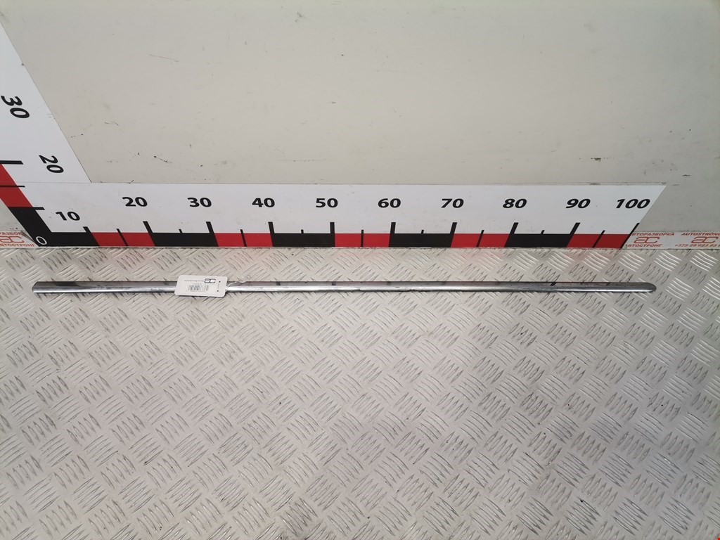 Накладка (молдинг) двери передней левой Volkswagen Passat 6 (2005-2010)