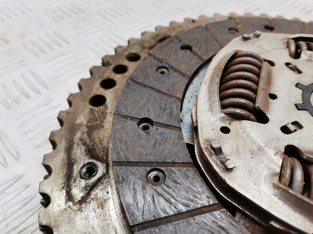 Маховик (демпфер сцепления) DACIA Logan II 2014-2020