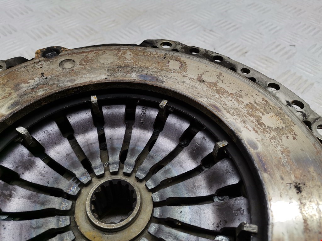 Маховик (демпфер сцепления) FIAT Croma 2005-2010