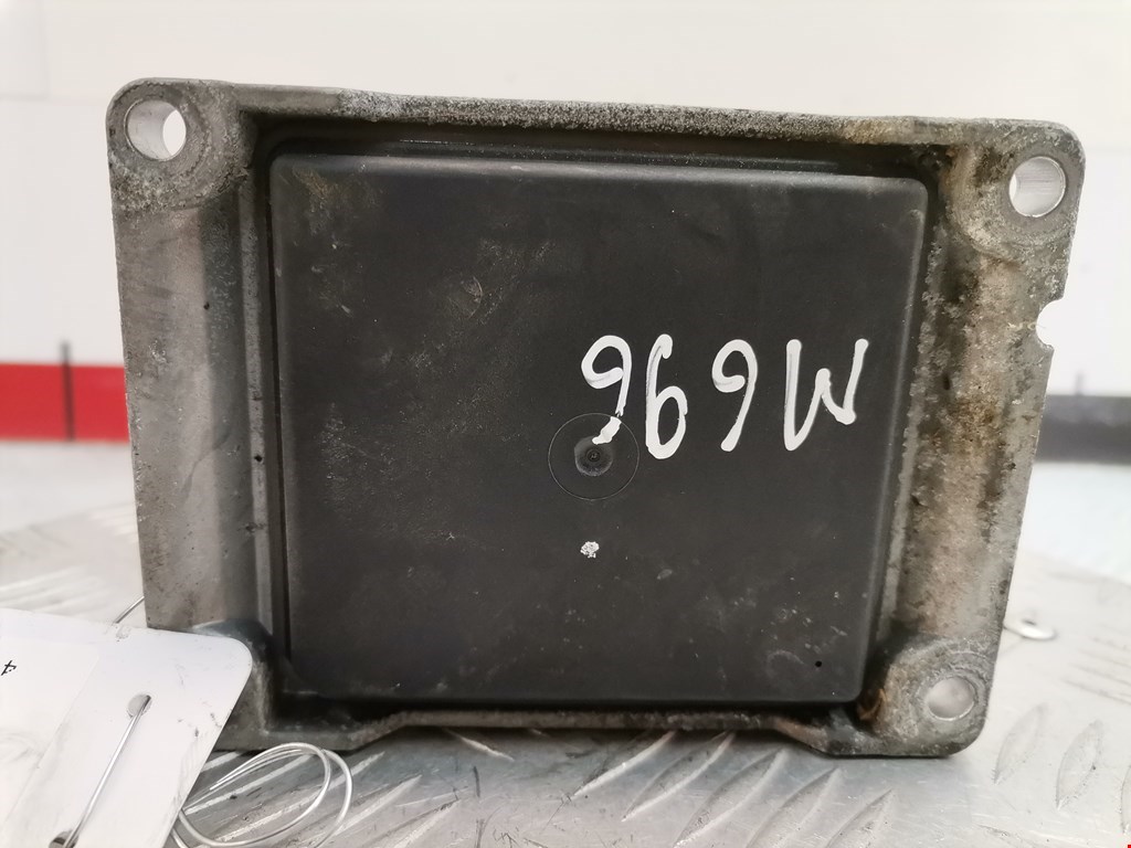 Блок управления двигателя (ЭБУ) SUZUKI Wagon R 1998-2003