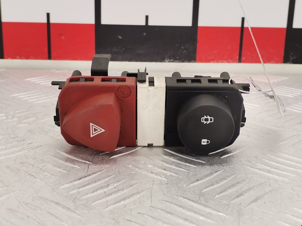 Кнопка аварийной сигнализации (аварийки) RENAULT Scenic II 2003-2010