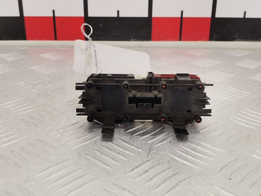 Кнопка аварийной сигнализации (аварийки) RENAULT Scenic II 2003-2010