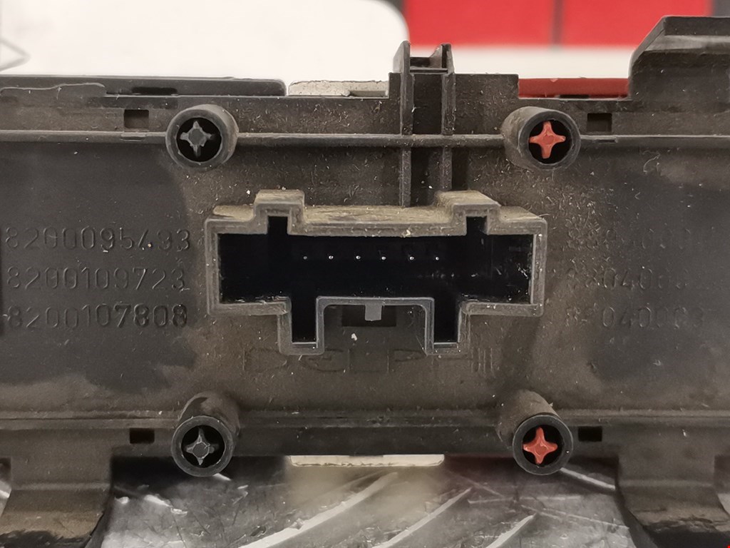 Кнопка аварийной сигнализации (аварийки) RENAULT Scenic II 2003-2010