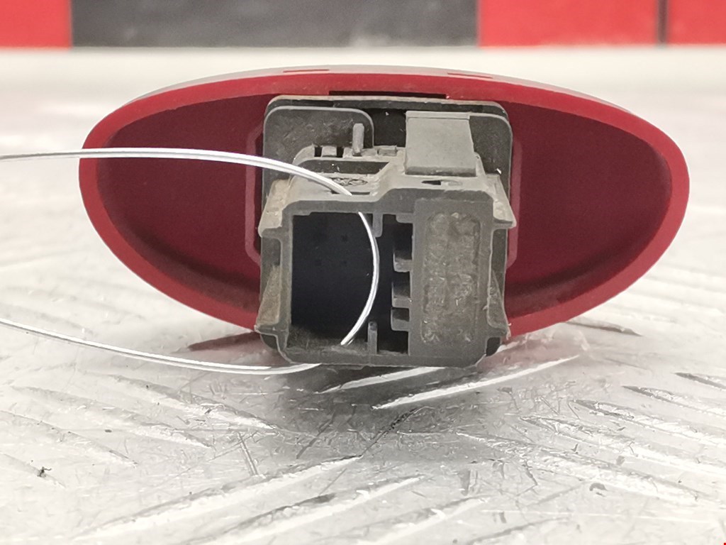 Кнопка аварийной сигнализации (аварийки) PEUGEOT 206 1998-2012