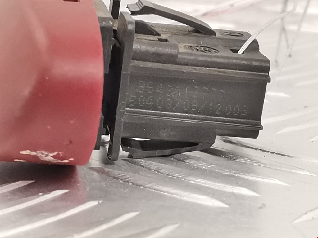 Кнопка аварийной сигнализации (аварийки) PEUGEOT 206 1998-2012