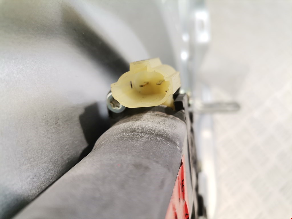 Стеклоподъемник задний правый KIA Sorento 2009-2021