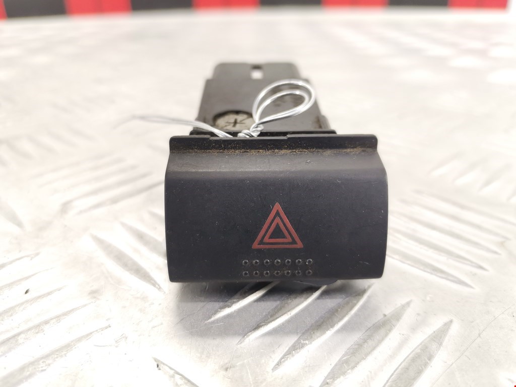 Кнопка аварийной сигнализации (аварийки) TOYOTA Avensis 1997-2003