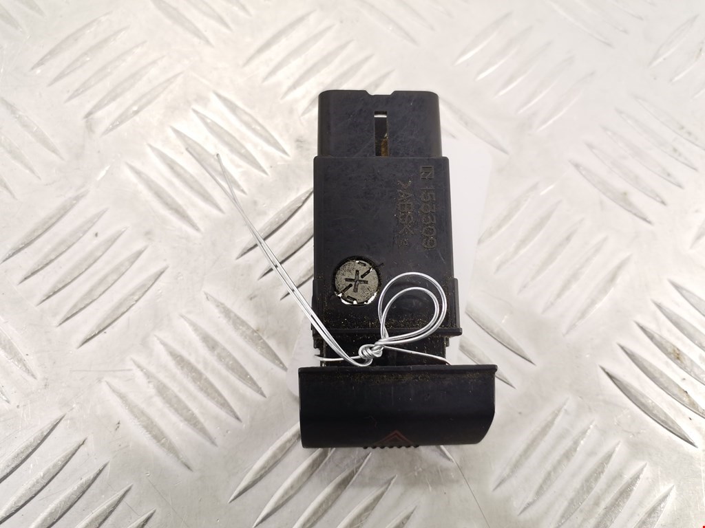 Кнопка аварийной сигнализации (аварийки) TOYOTA Avensis 1997-2003