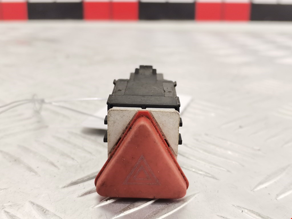 Кнопка аварийной сигнализации (аварийки) SKODA Fabia MK1 1999-2006