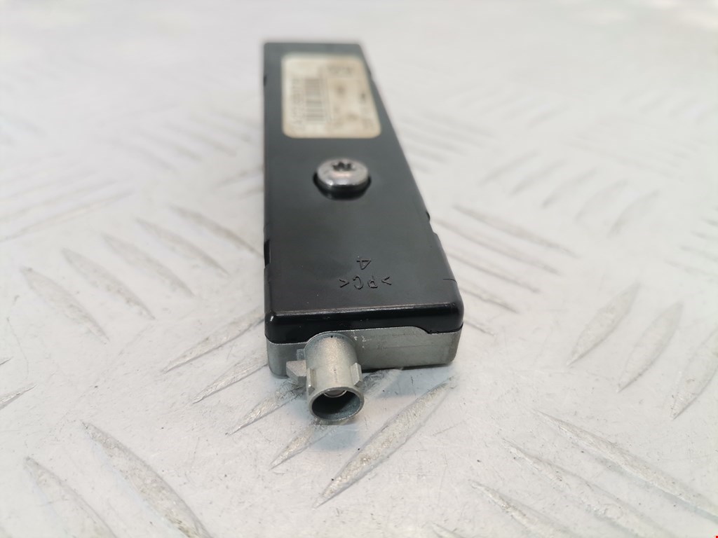 Усилитель антенны MERCEDES-BENZ E-Class W212, S212, C207 2009-2016