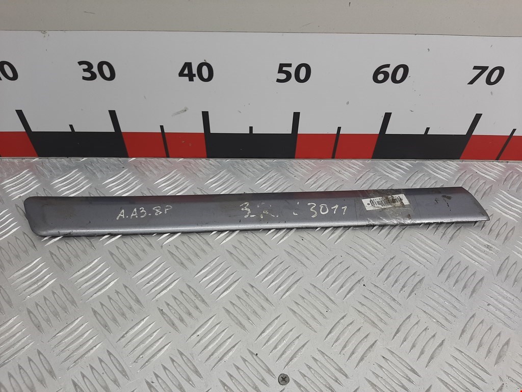 Накладка декоративная (молдинг) крыла заднего правого Audi A3 8P (2003-2013)