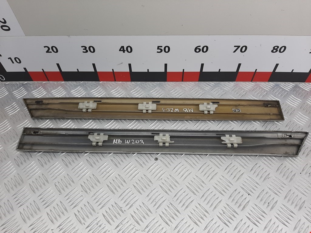 Молдинг лобового стекла MERCEDES-BENZ C-Class C-klasse W203 2000-2007