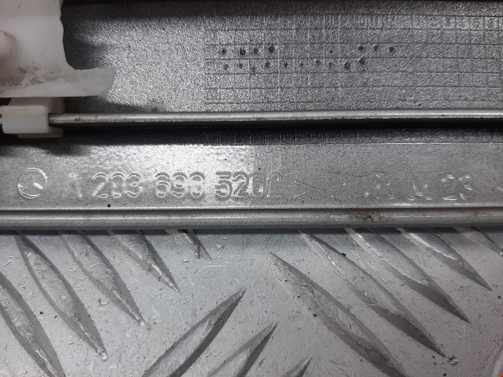 Молдинг лобового стекла MERCEDES-BENZ C-Class C-klasse W203 2000-2007