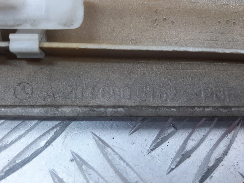 Молдинг лобового стекла MERCEDES-BENZ C-Class C-klasse W203 2000-2007