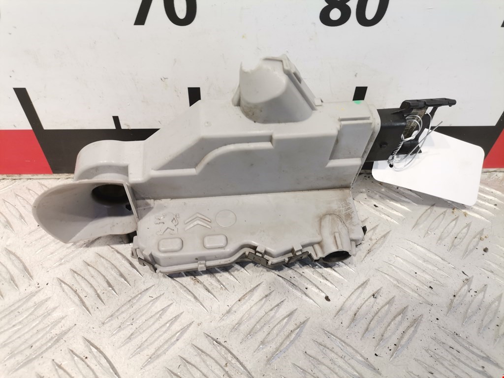 Замок двери передней правой PEUGEOT 3008 2009-2016