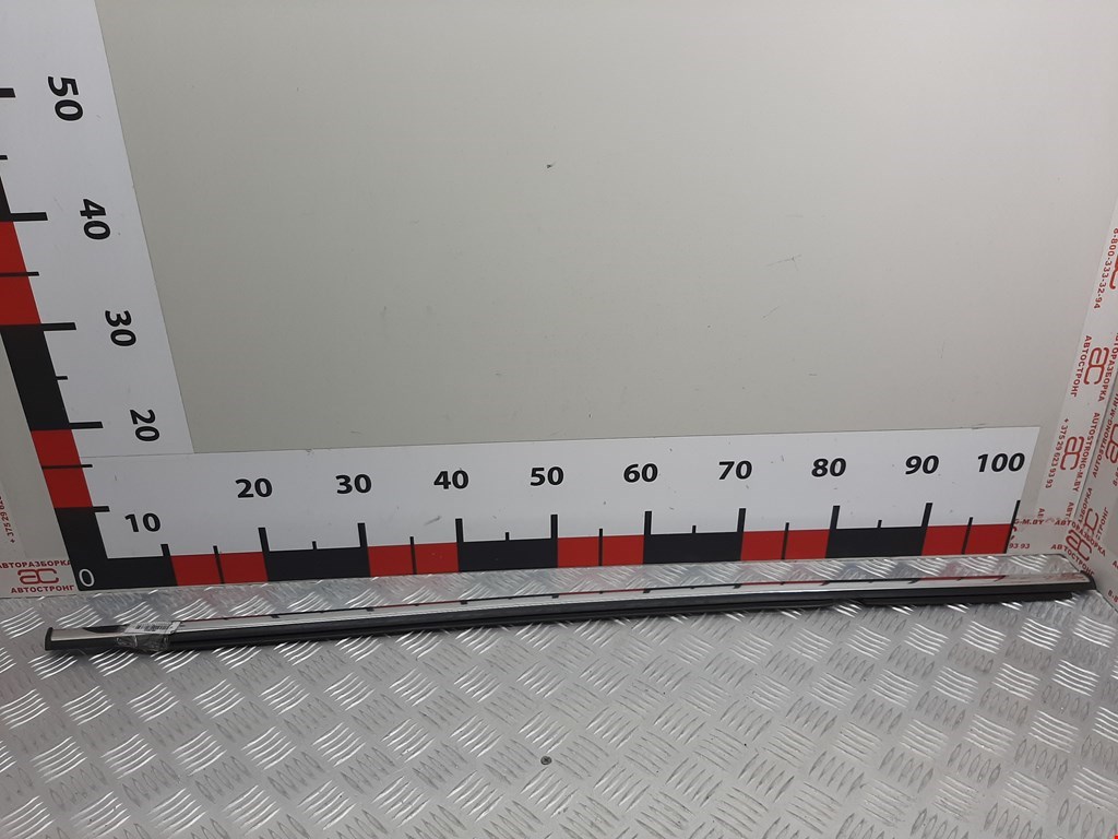 Накладка декоративная (молдинг) двери задней правой Opel Vectra C (2002-2008)