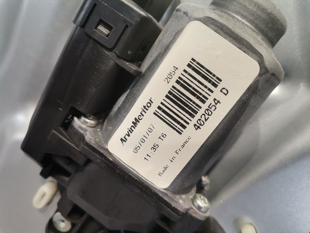 Стеклоподъемник передний правый KIA Cee'd I 2006-2012