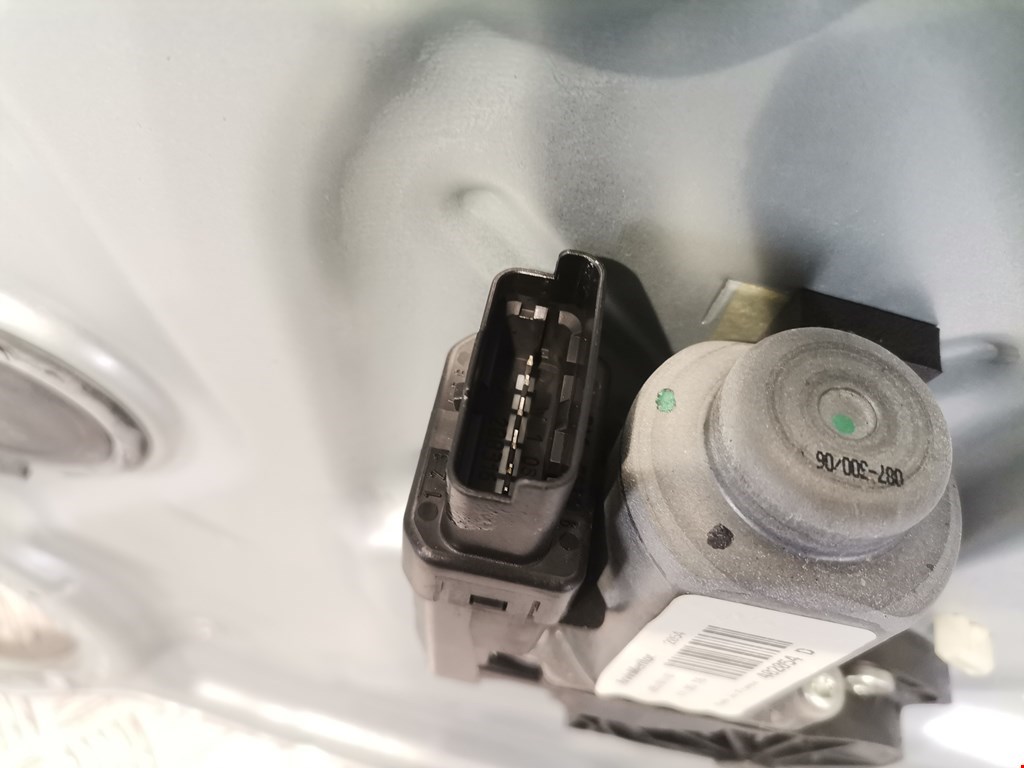 Стеклоподъемник передний правый KIA Cee'd I 2006-2012