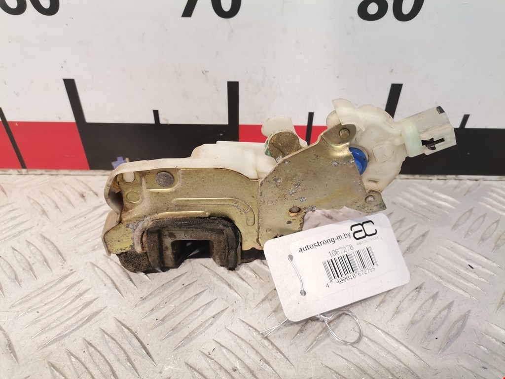 Замок двери передней левой SUBARU Legacy 1994-1999