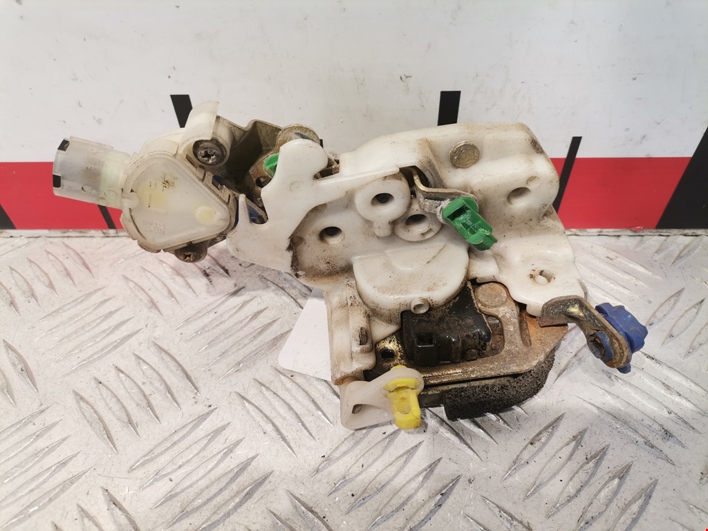 Замок двери передней левой SUBARU Legacy 1994-1999