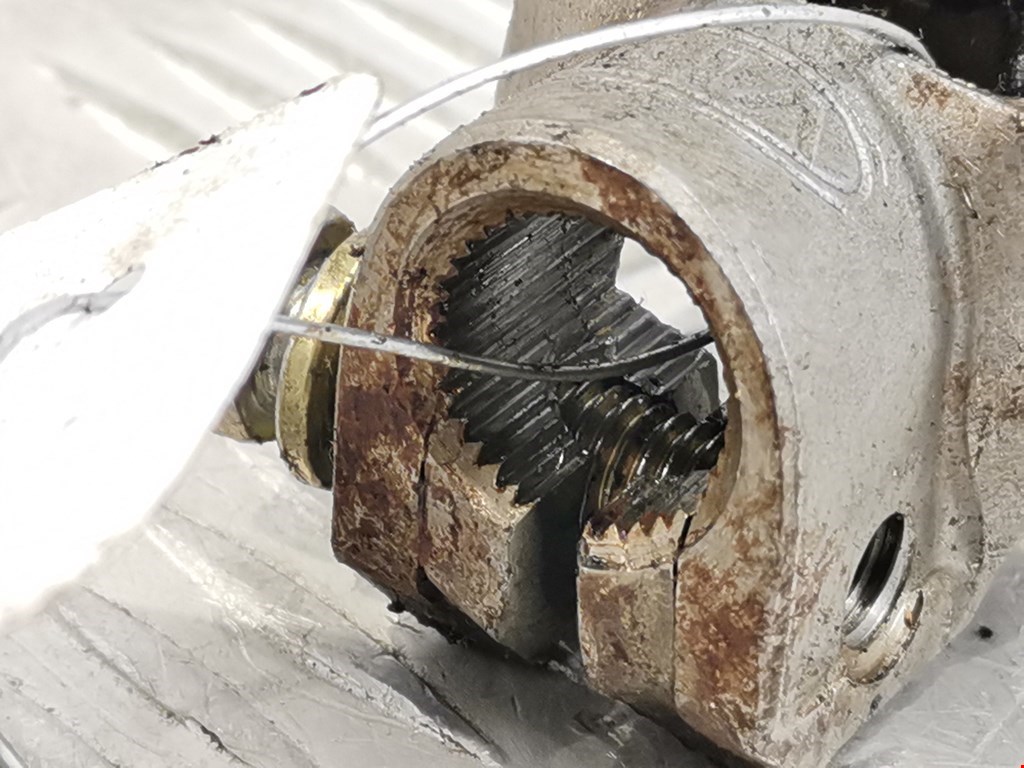 Кардан рулевой KIA Carens 1999-2002