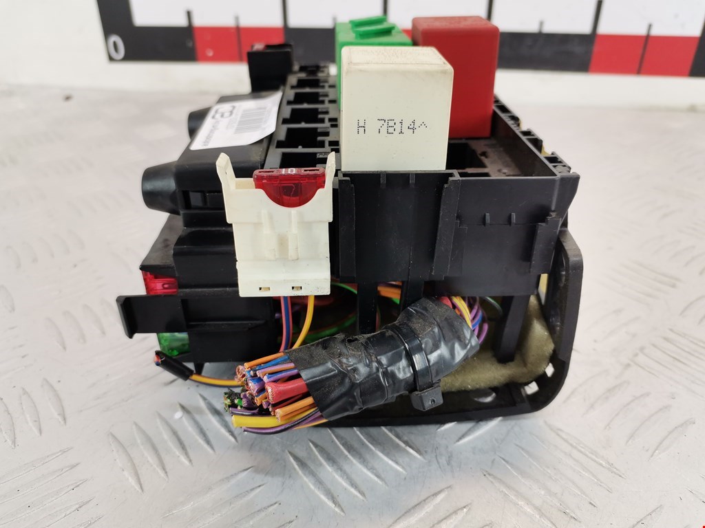 Датчик уровня в бачок омывателя MAZDA 121 1987-1991